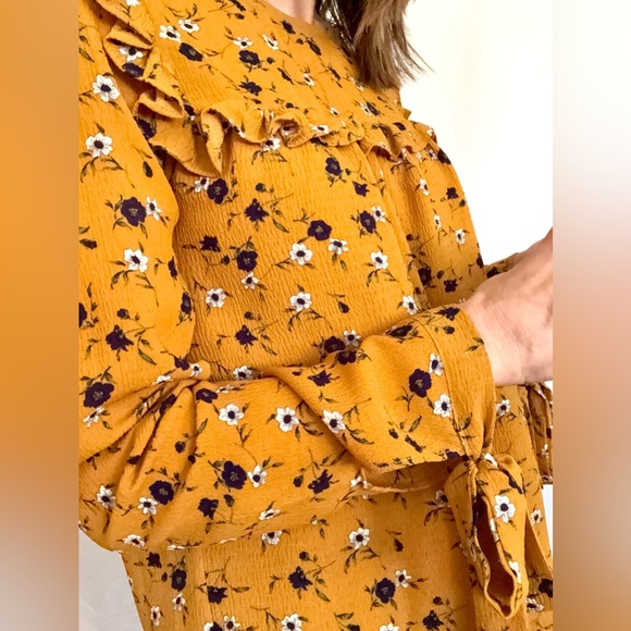 Mustard purple and white floral ruffle bow long sleeve blouse size small - Picture 3 of 10